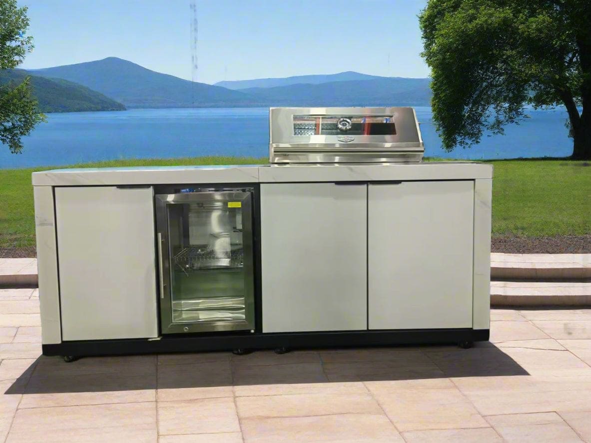 Compact Outdoor Kitchen With Grill