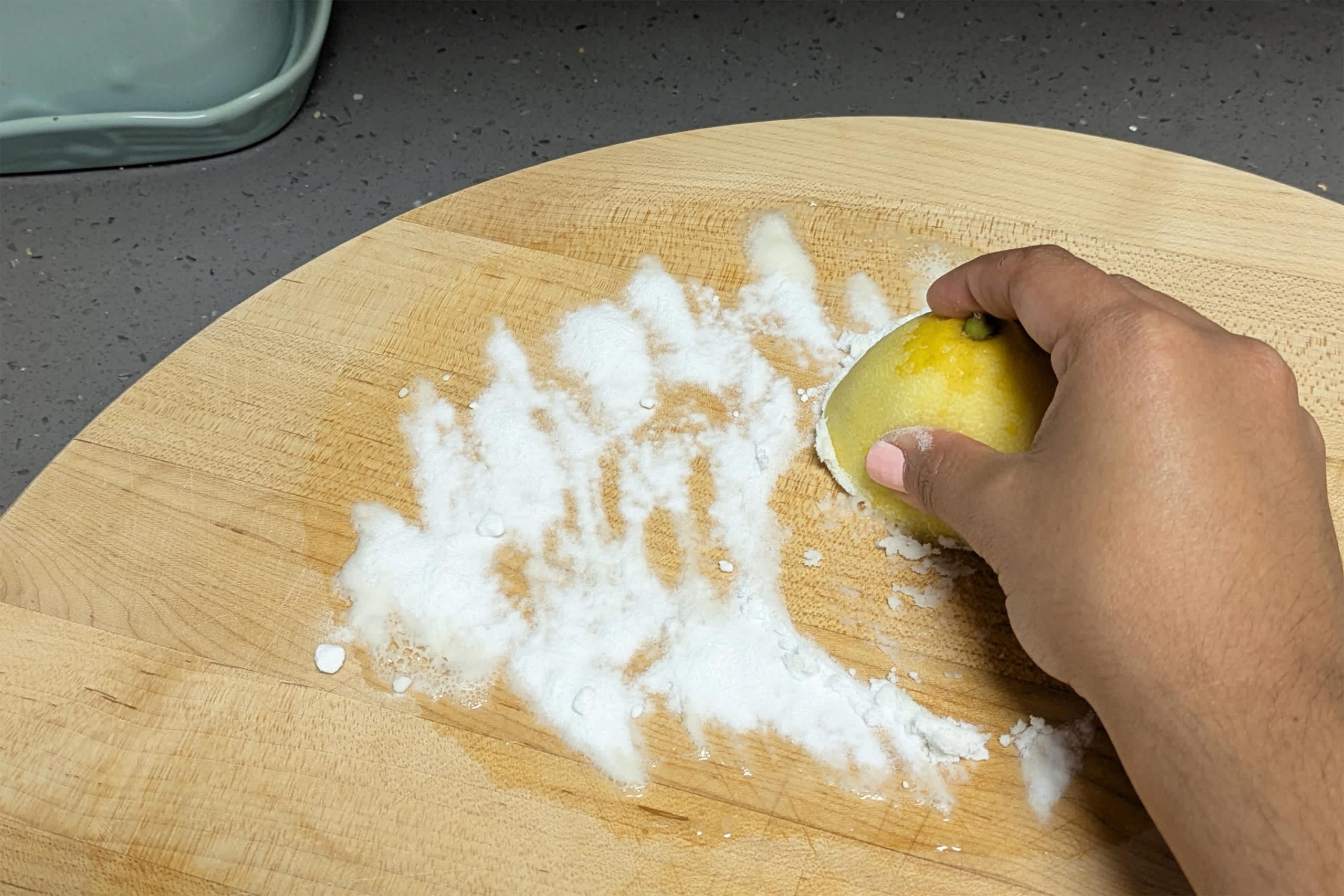 How to Clean a Wooden Cutting Board