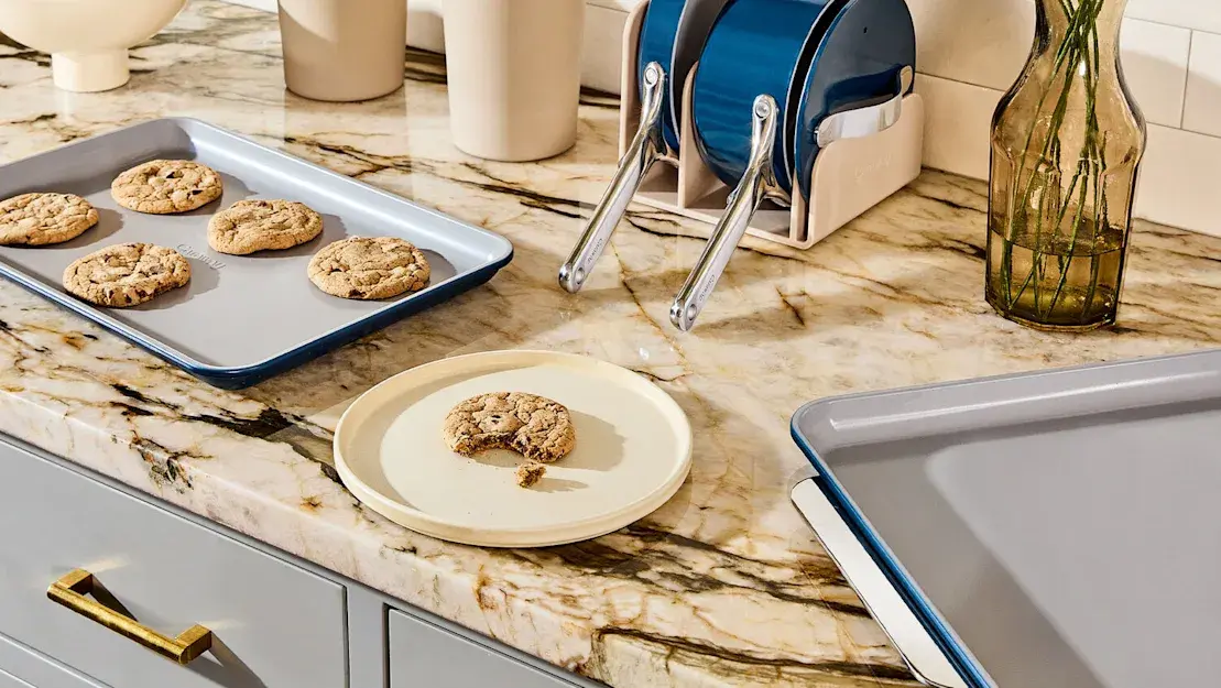 How to Clean Baking Pan With Baking Soda