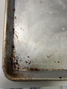 How to Clean Greasy Baking Pans