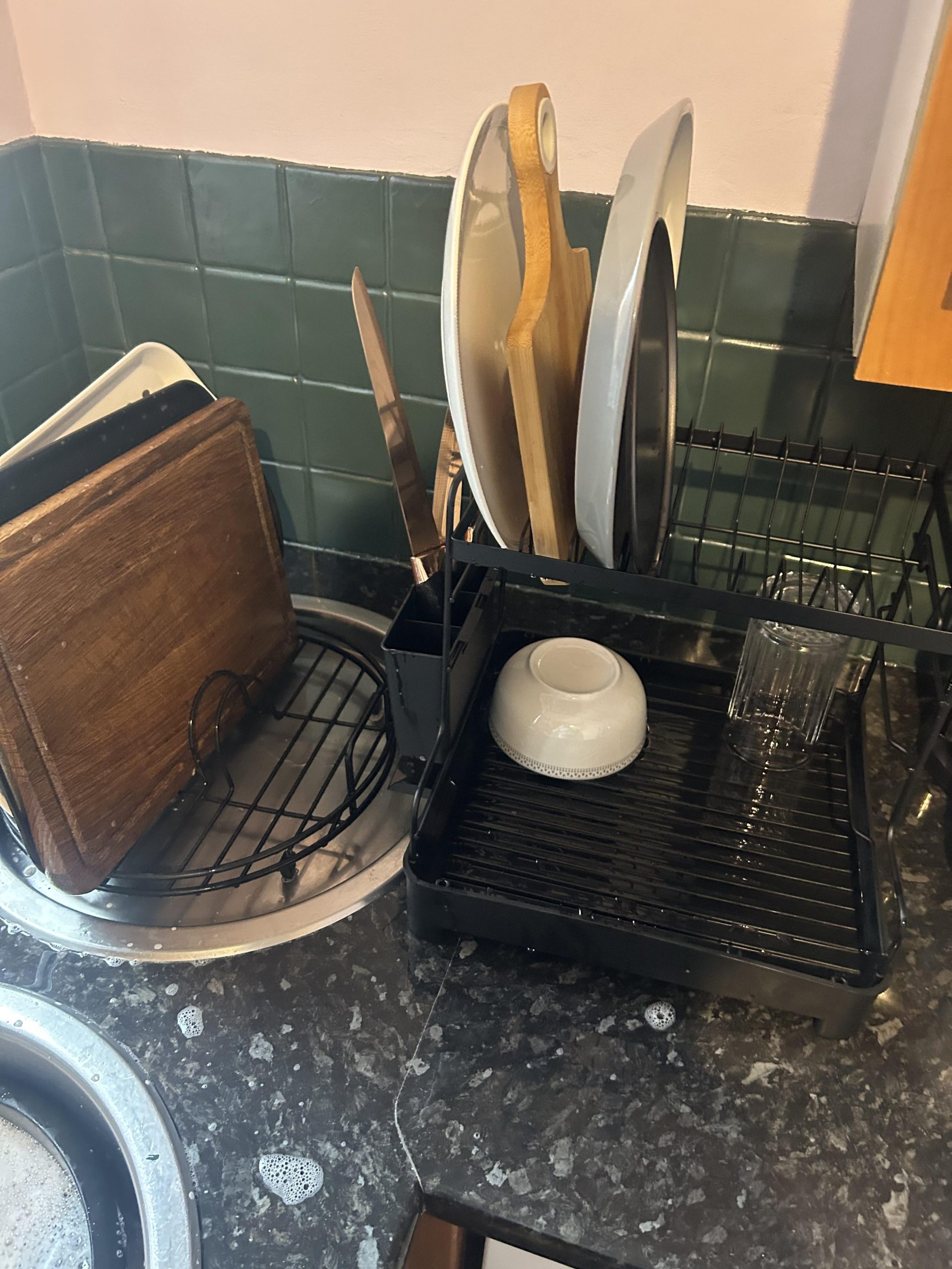 How to Clean Kitchen Sink Rack