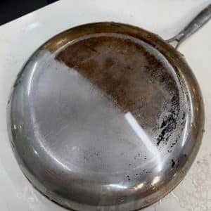 How to Clean Old Baking Pans