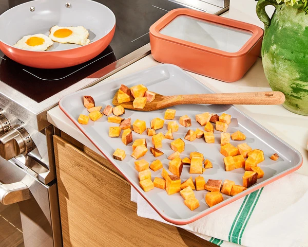 How to Clean Silicone Baking Trays