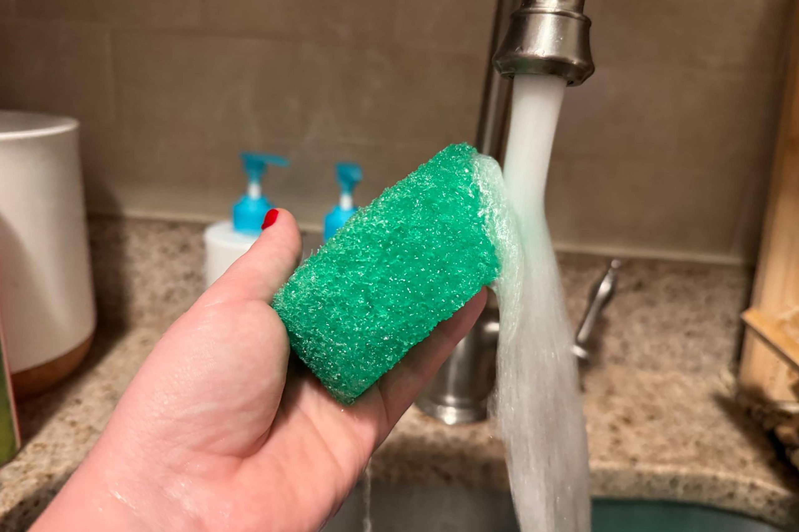 How to Clean Smelly Kitchen Sponges'