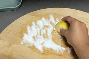 How to Clean Wood Cutting Board With Lemon