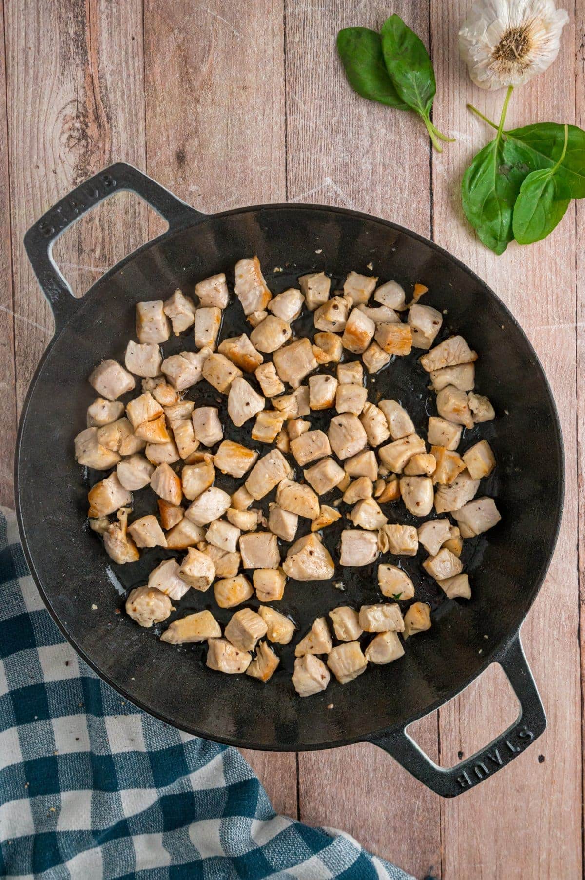 How to Cook Diced Chicken on Stove