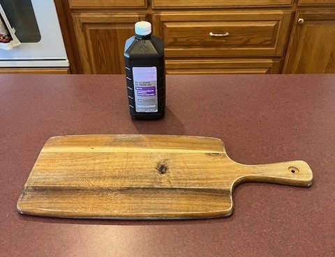 How to Deodorize a Wooden Cutting Board