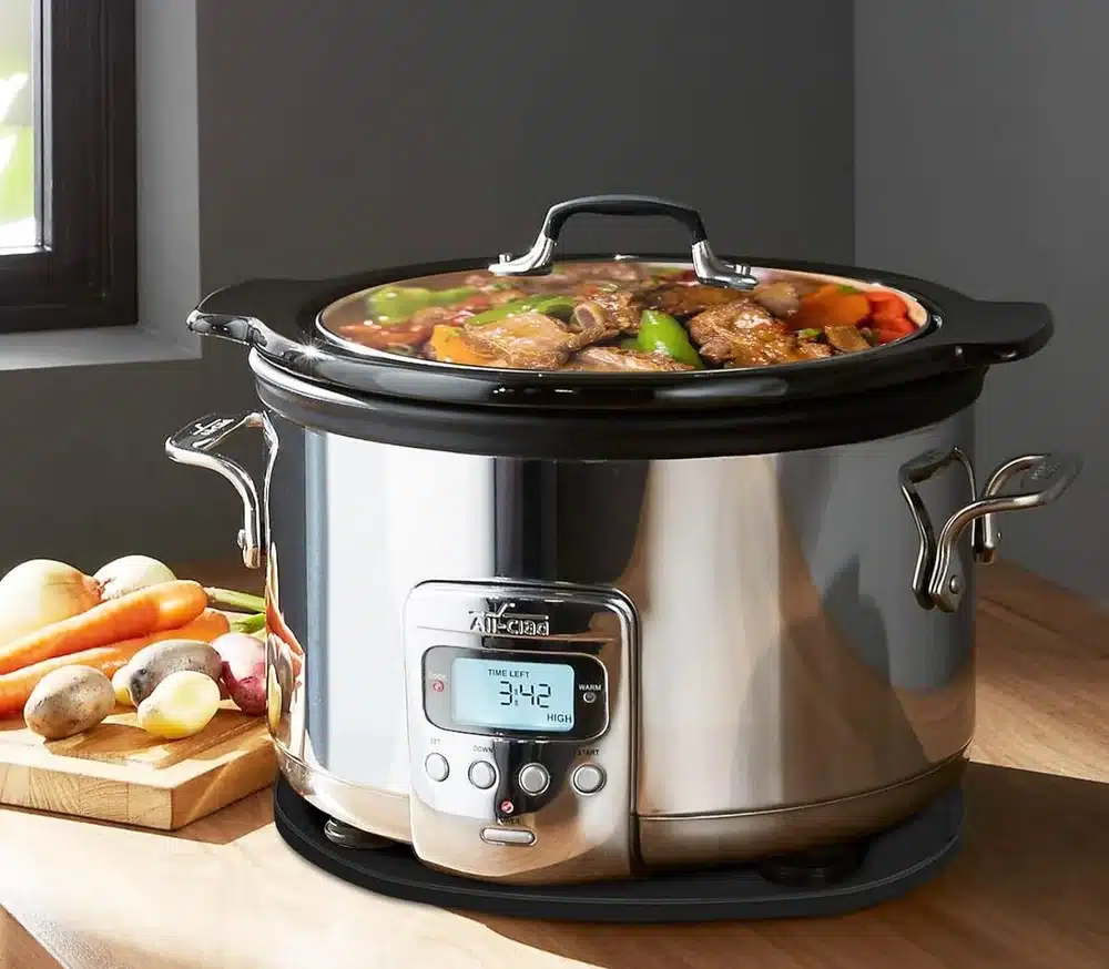 How to Keep Soup Warm in a Slow Cooker