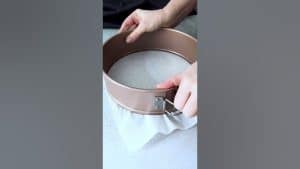 How to Line a Springform Pan With Baking Paper
