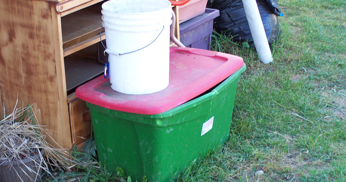 How to Make a Kitchen Compost Bin