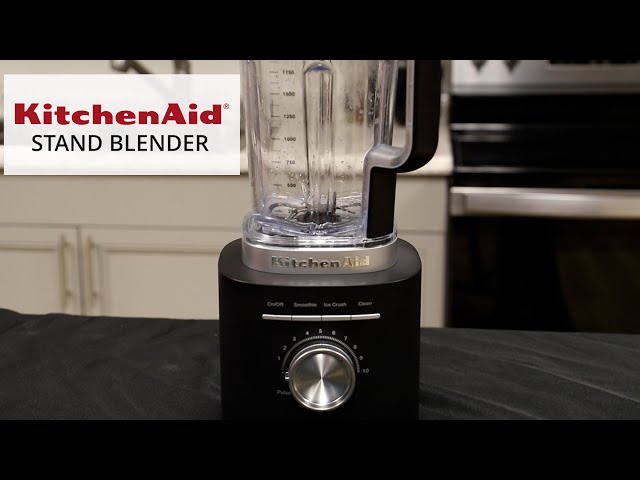 How to Operate a Kitchen Blender