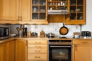 How to Put Crown Moulding on Kitchen Cabinets